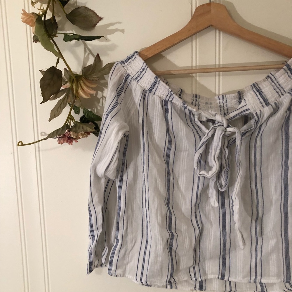 Charlotte Russe sz L ✨ - Picture 2 of 4